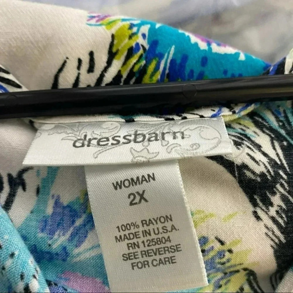 Dressbarn 2X blue peacock print peasant top - Picture 3 of 6